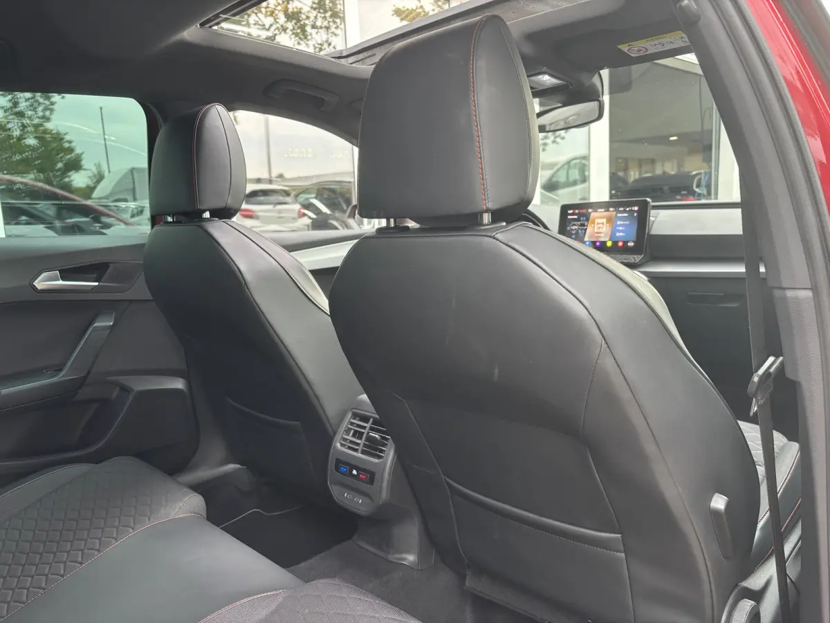 1.5 eTSI FR Launch Edition | Pano | Stuur Verwarming | Stoel Verwarming | Parkeer Camera
