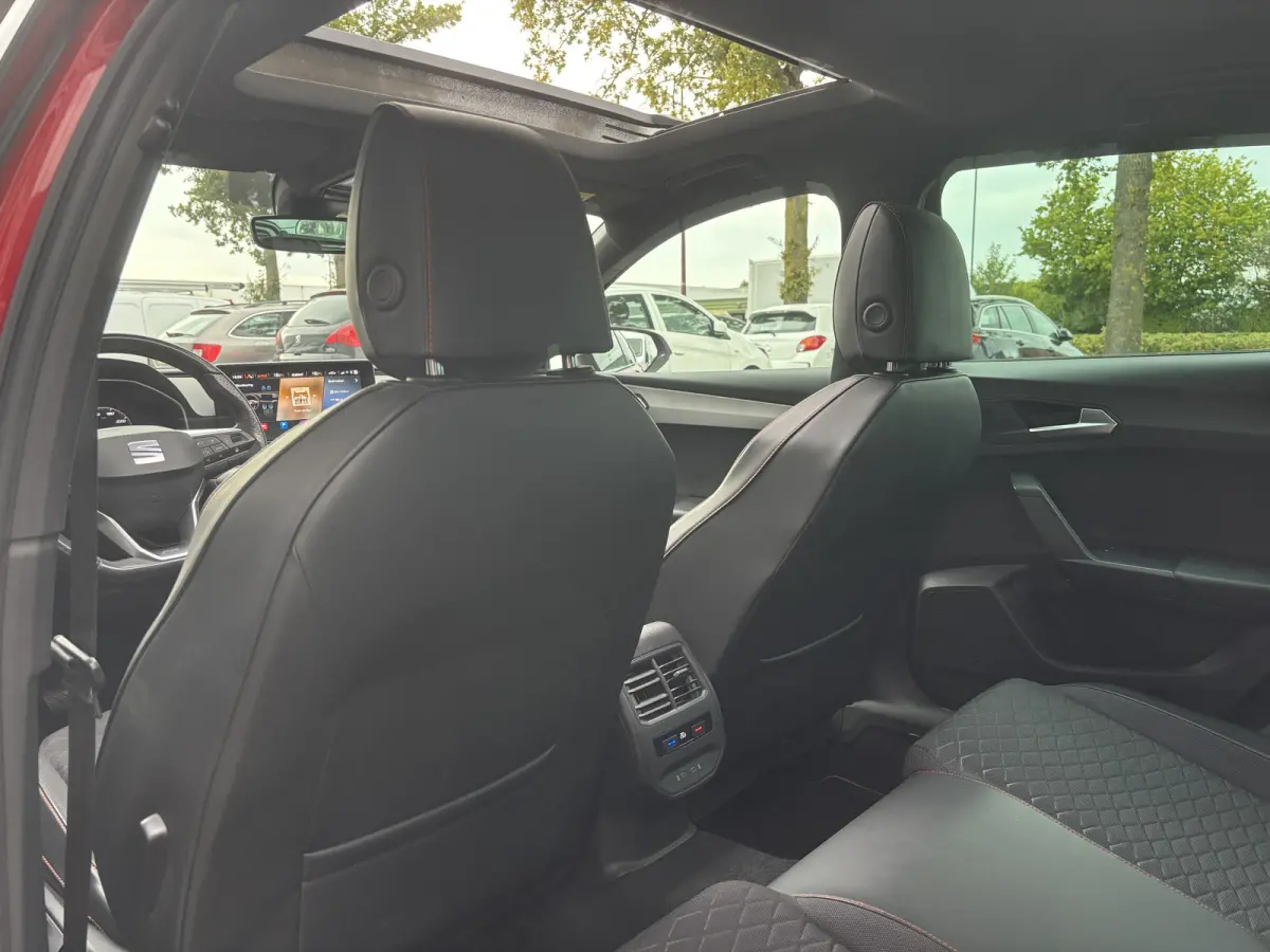 1.5 eTSI FR Launch Edition | Pano | Stuur Verwarming | Stoel Verwarming | Parkeer Camera
