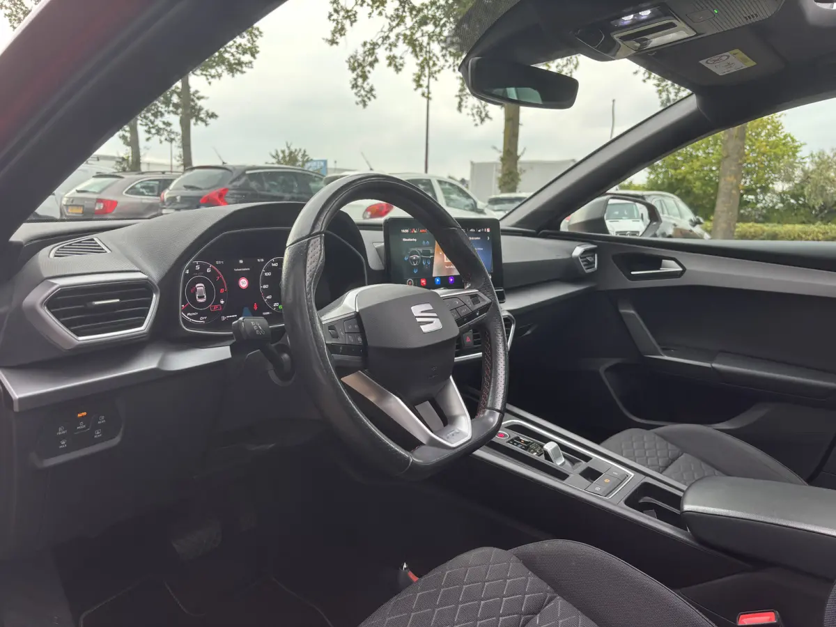 1.5 eTSI FR Launch Edition | Pano | Stuur Verwarming | Stoel Verwarming | Parkeer Camera