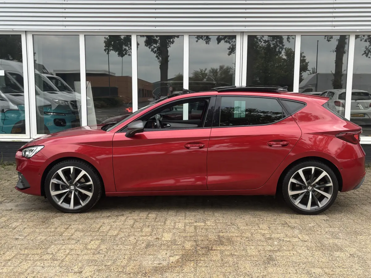 1.5 eTSI FR Launch Edition | Pano | Stuur Verwarming | Stoel Verwarming | Parkeer Camera