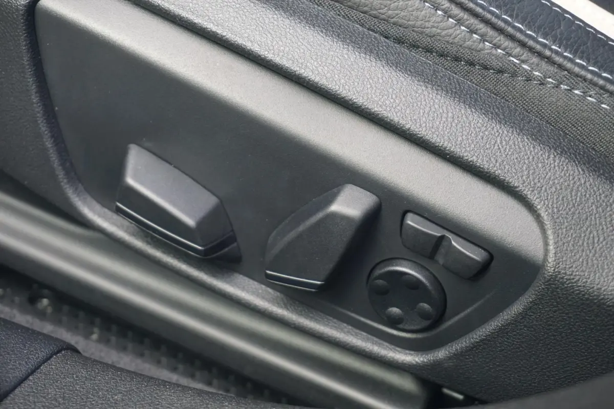 M235i xDrive | Panoramadak / Head-up / Rondomzicht camera's / Elektrische Stoelen met geheugen / Comfort Access |