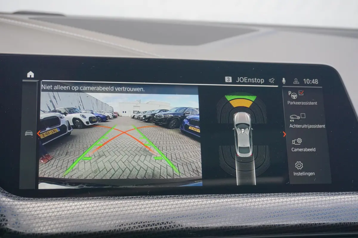 M235i xDrive | Panoramadak / Head-up / Rondomzicht camera's / Elektrische Stoelen met geheugen / Comfort Access |