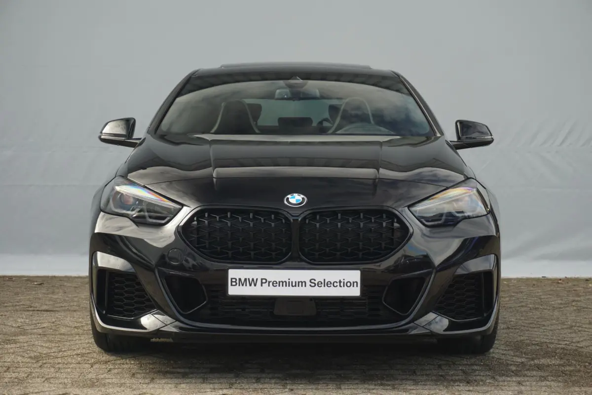 M235i xDrive | Panoramadak / Head-up / Rondomzicht camera's / Elektrische Stoelen met geheugen / Comfort Access |