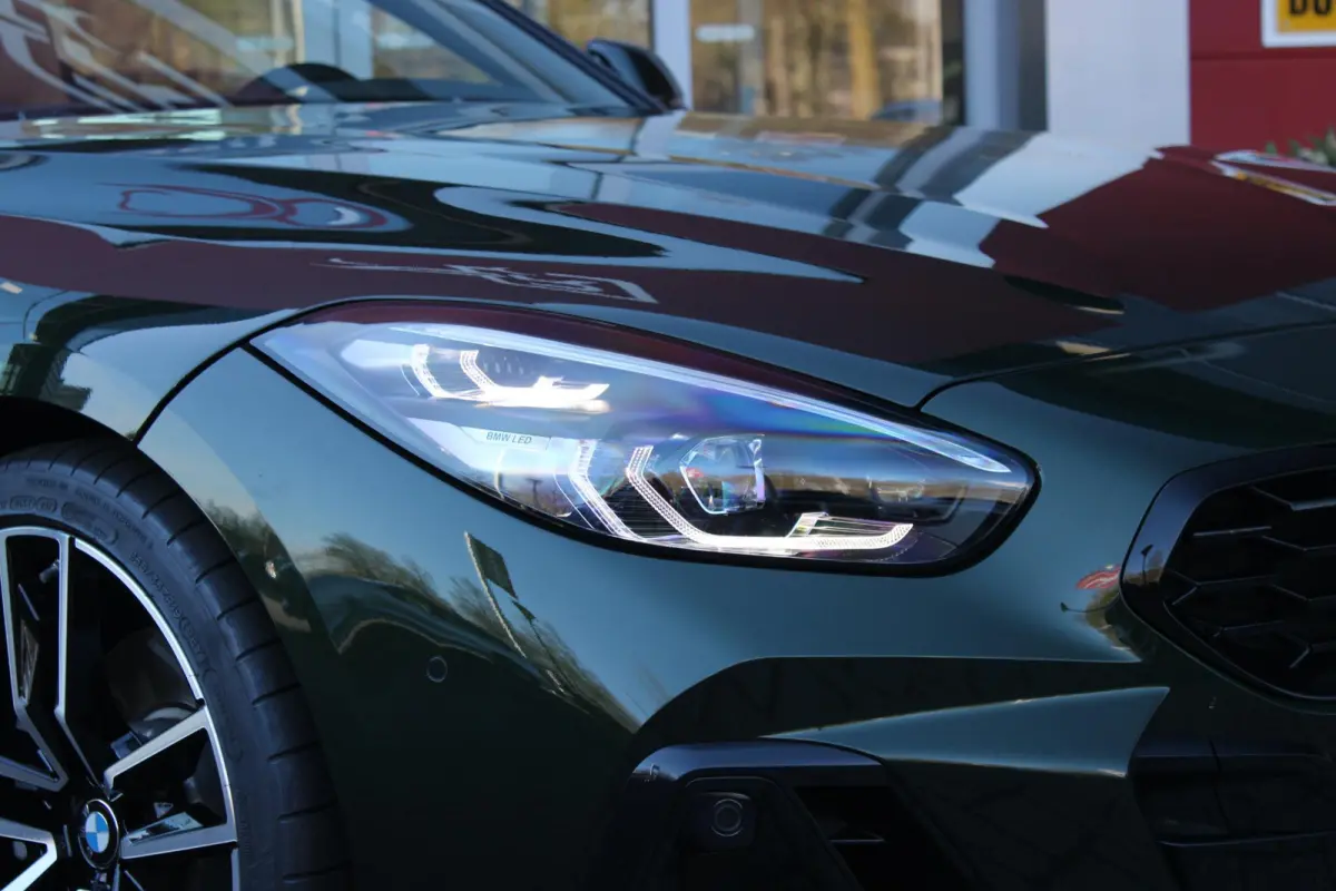 sDRIVE 20i HIGH EXECUTIVE M-SPORT AUTOMAAT | M INTERIEURPAKKET  | M EXTERIEURPAKKET | M SPORTSTUUR | 19" VIJFDUBBELSPAAKS M SPORTWIELEN | NAVIGATIE | DRAADLOZE APPLE CARPLAY / ANDROID AUTO |