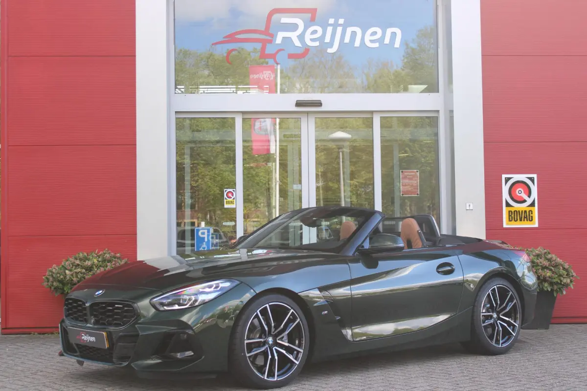 sDRIVE 20i HIGH EXECUTIVE M-SPORT AUTOMAAT | M INTERIEURPAKKET  | M EXTERIEURPAKKET | M SPORTSTUUR | 19" VIJFDUBBELSPAAKS M SPORTWIELEN | NAVIGATIE | DRAADLOZE APPLE CARPLAY / ANDROID AUTO |