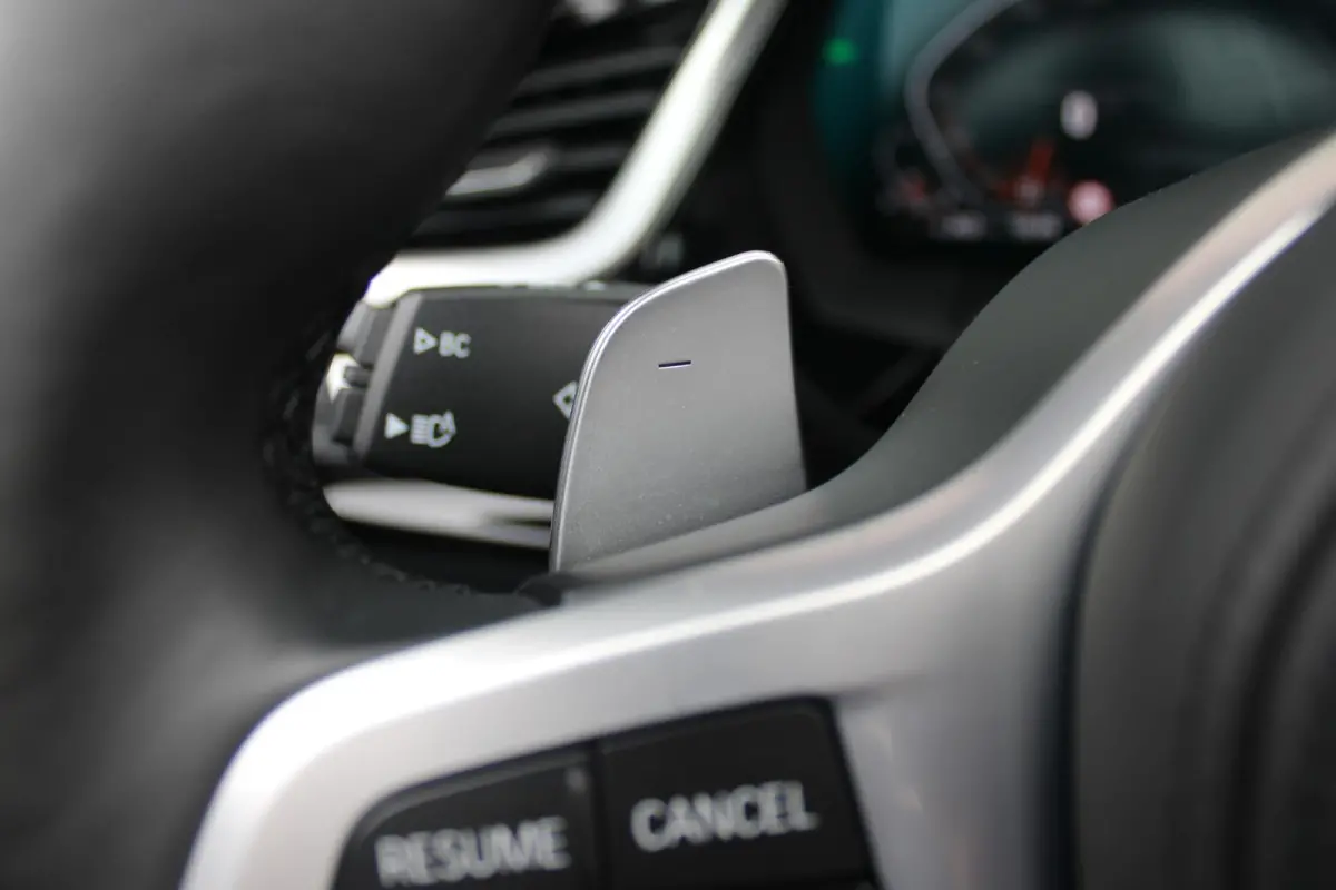 sDRIVE 20i HIGH EXECUTIVE M-SPORT AUTOMAAT | M INTERIEURPAKKET  | M EXTERIEURPAKKET | M SPORTSTUUR | 19" VIJFDUBBELSPAAKS M SPORTWIELEN | NAVIGATIE | DRAADLOZE APPLE CARPLAY / ANDROID AUTO |