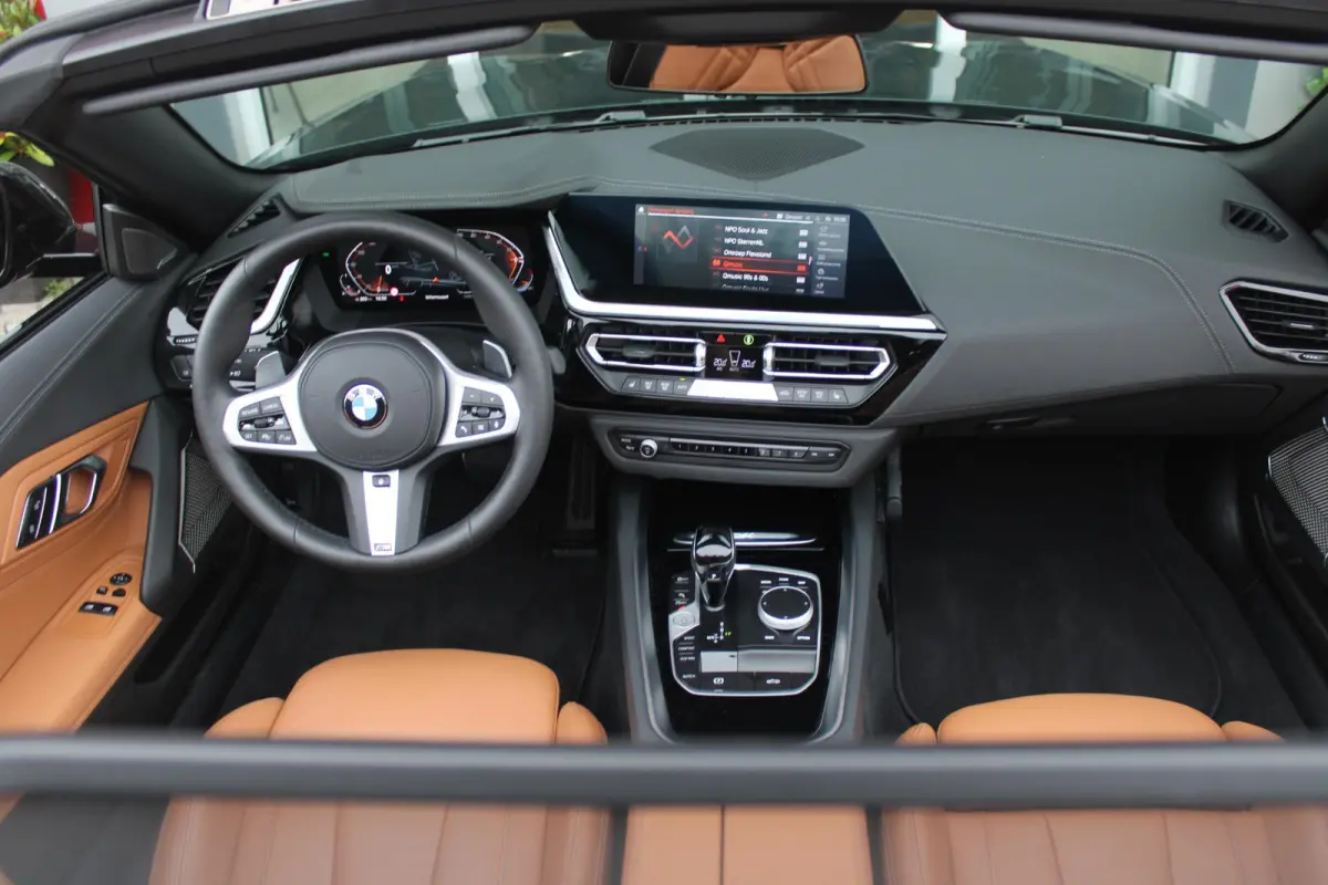 sDRIVE 20i HIGH EXECUTIVE M-SPORT AUTOMAAT | M INTERIEURPAKKET  | M EXTERIEURPAKKET | M SPORTSTUUR | 19" VIJFDUBBELSPAAKS M SPORTWIELEN | NAVIGATIE | DRAADLOZE APPLE CARPLAY / ANDROID AUTO |
