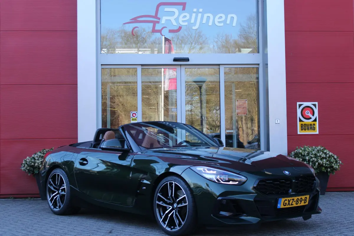 sDRIVE 20i HIGH EXECUTIVE M-SPORT AUTOMAAT | M INTERIEURPAKKET  | M EXTERIEURPAKKET | M SPORTSTUUR | 19" VIJFDUBBELSPAAKS M SPORTWIELEN | NAVIGATIE | DRAADLOZE APPLE CARPLAY / ANDROID AUTO |