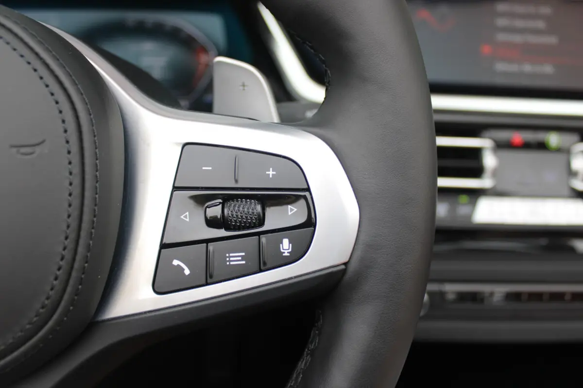 sDRIVE 20i HIGH EXECUTIVE M-SPORT AUTOMAAT | M INTERIEURPAKKET  | M EXTERIEURPAKKET | M SPORTSTUUR | 19" VIJFDUBBELSPAAKS M SPORTWIELEN | NAVIGATIE | DRAADLOZE APPLE CARPLAY / ANDROID AUTO |