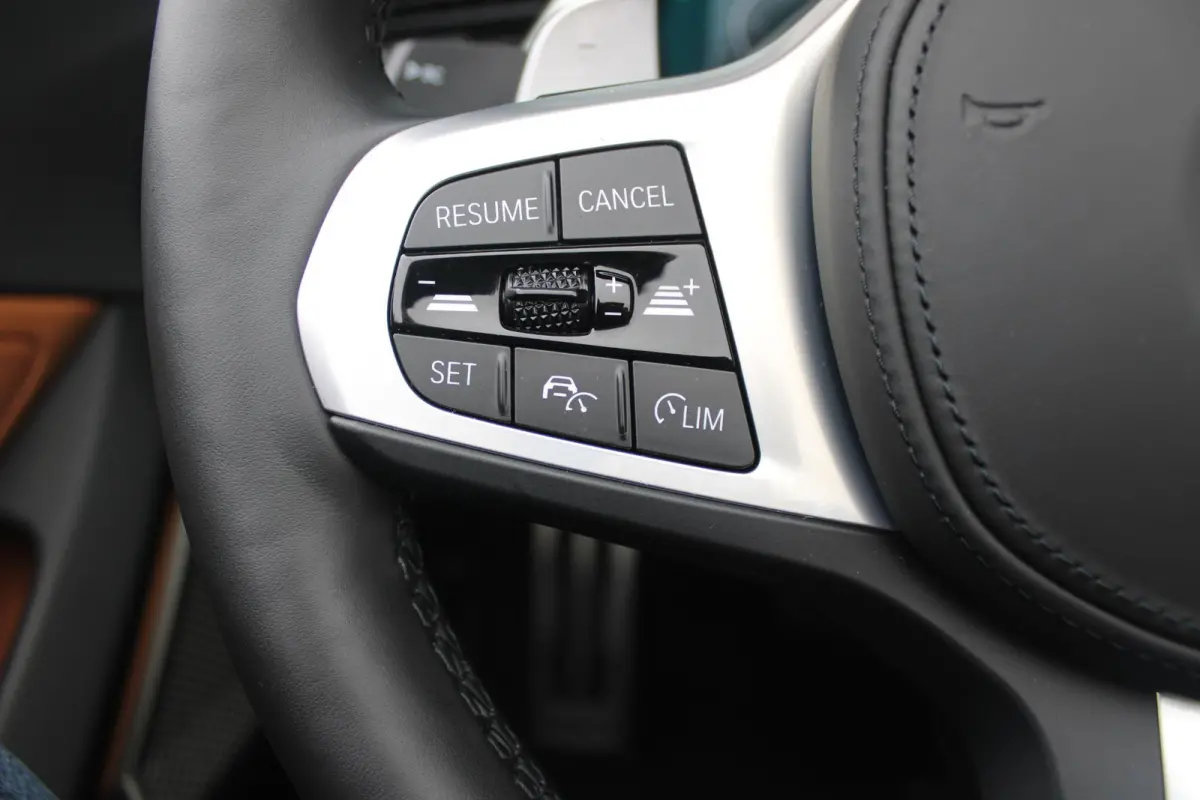 sDRIVE 20i HIGH EXECUTIVE M-SPORT AUTOMAAT | M INTERIEURPAKKET  | M EXTERIEURPAKKET | M SPORTSTUUR | 19" VIJFDUBBELSPAAKS M SPORTWIELEN | NAVIGATIE | DRAADLOZE APPLE CARPLAY / ANDROID AUTO |