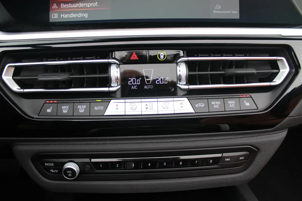 sDRIVE 20i HIGH EXECUTIVE M-SPORT AUTOMAAT | M INTERIEURPAKKET  | M EXTERIEURPAKKET | M SPORTSTUUR | 19" VIJFDUBBELSPAAKS M SPORTWIELEN | NAVIGATIE | DRAADLOZE APPLE CARPLAY / ANDROID AUTO |