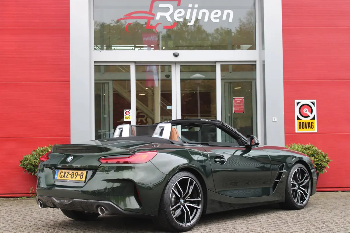 sDRIVE 20i HIGH EXECUTIVE M-SPORT AUTOMAAT | M INTERIEURPAKKET  | M EXTERIEURPAKKET | M SPORTSTUUR | 19" VIJFDUBBELSPAAKS M SPORTWIELEN | NAVIGATIE | DRAADLOZE APPLE CARPLAY / ANDROID AUTO |