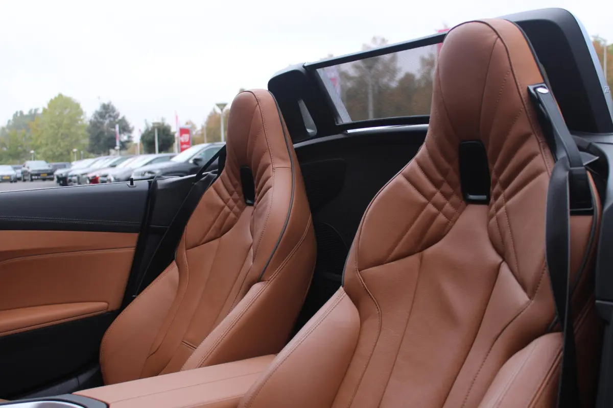 sDRIVE 20i HIGH EXECUTIVE M-SPORT AUTOMAAT | M INTERIEURPAKKET  | M EXTERIEURPAKKET | M SPORTSTUUR | 19" VIJFDUBBELSPAAKS M SPORTWIELEN | NAVIGATIE | DRAADLOZE APPLE CARPLAY / ANDROID AUTO |