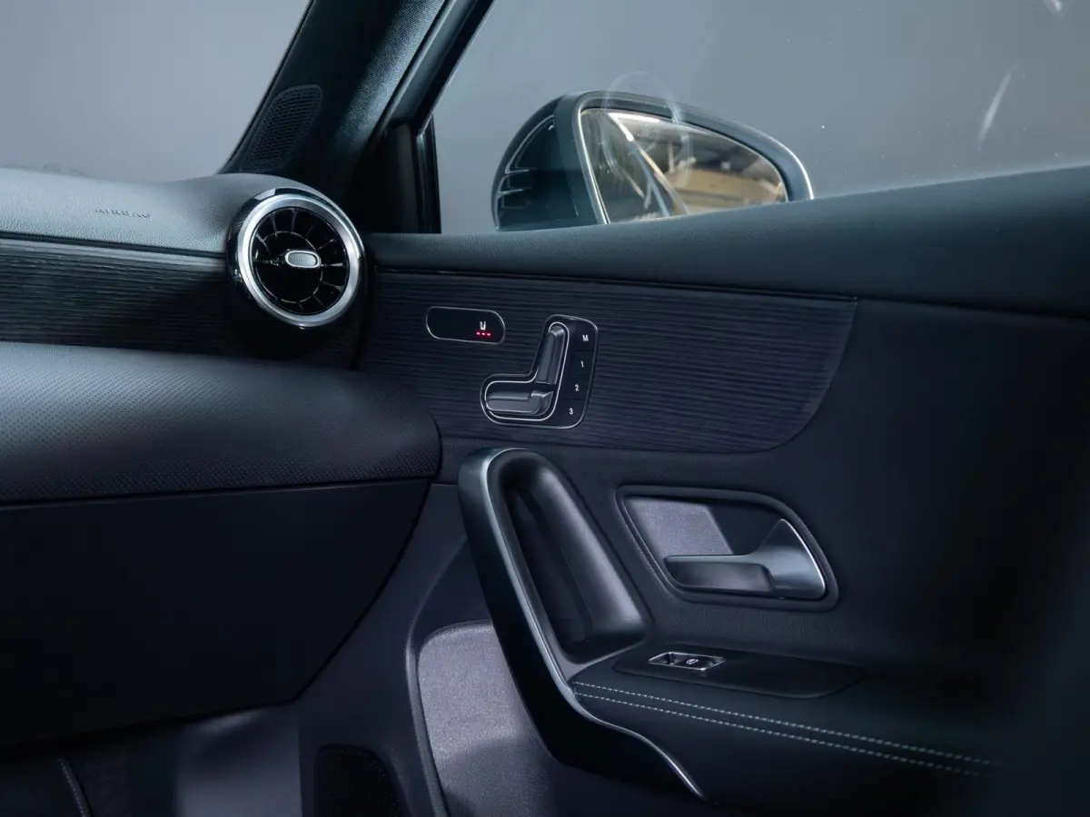 Hatchback 250 e Business Solution Luxury Panorama dak
