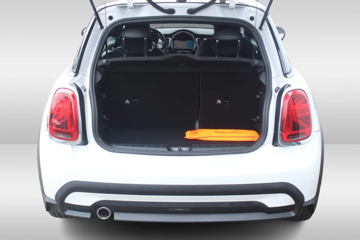 Mini 1.5 Camden Go Edition Stoelverwarming l Apple carplay/ Android auto l Cruise control l Sfeerverlichting VDL auto