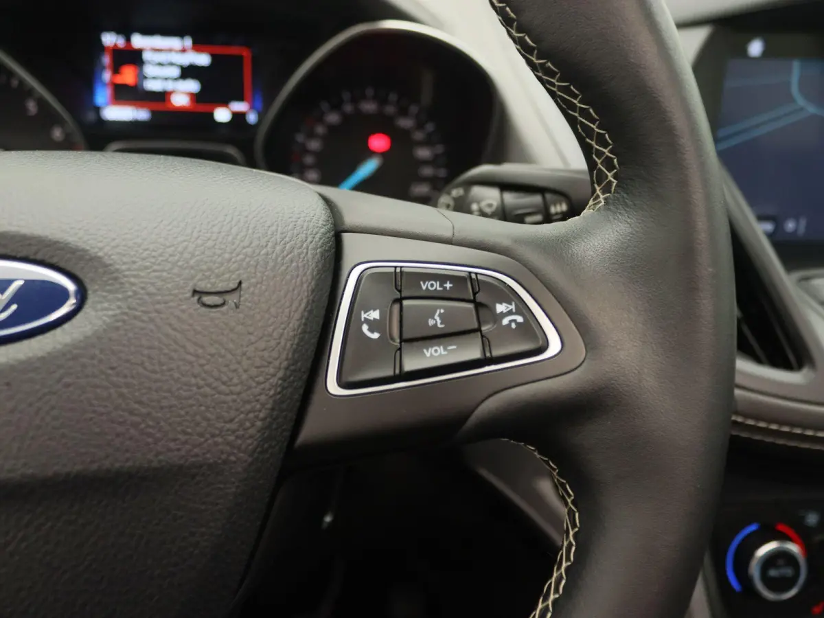 1.5 EcoBoost Vignale Panoramadak | Trekhaak | 18"inch | Winterpack | Leder + elek. st. + memory | Getint glas | Navigatie | Climate control | Elek. klep
