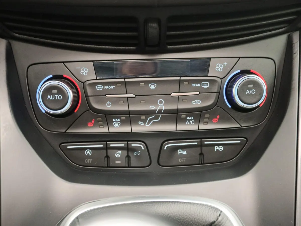 1.5 EcoBoost Vignale Panoramadak | Trekhaak | 18"inch | Winterpack | Leder + elek. st. + memory | Getint glas | Navigatie | Climate control | Elek. klep