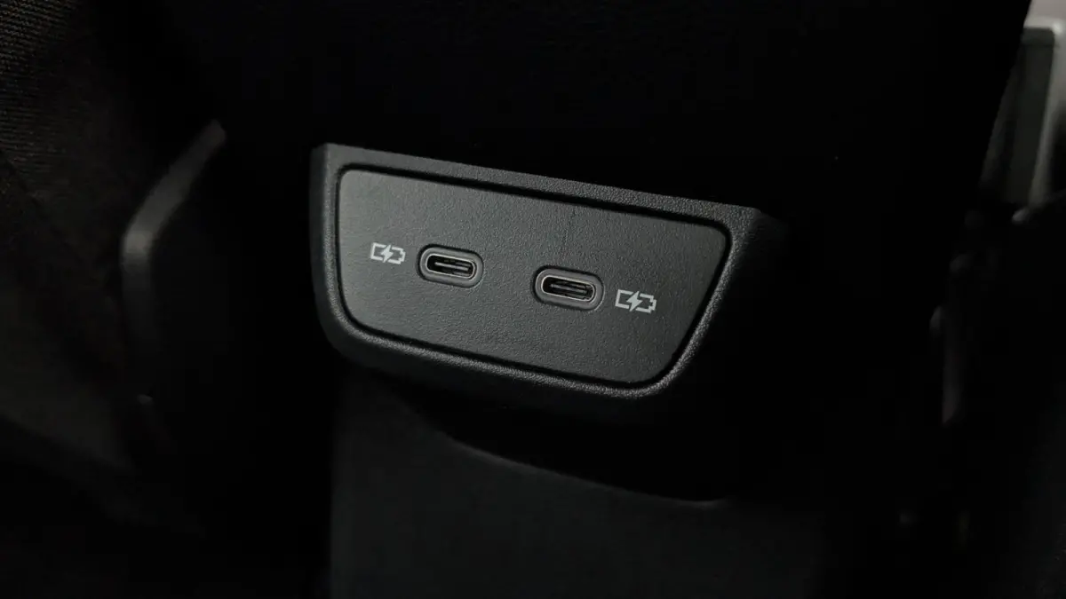 1.0 TSI 115pk DSG R-Line | App Connect Navigatie | LED Matrix | Camera