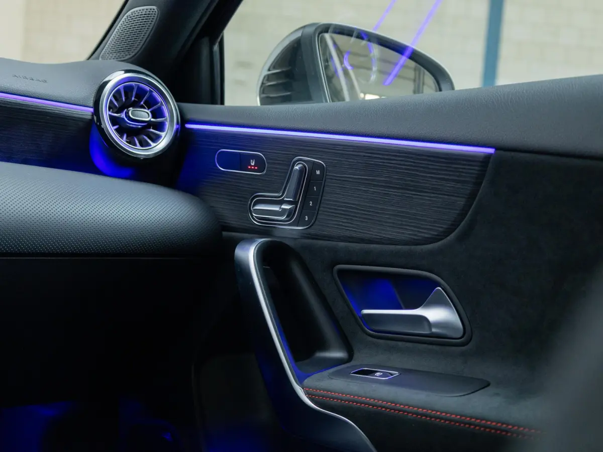Hatchback 180 Business Solution AMG Premium PLUS | Panorama dak