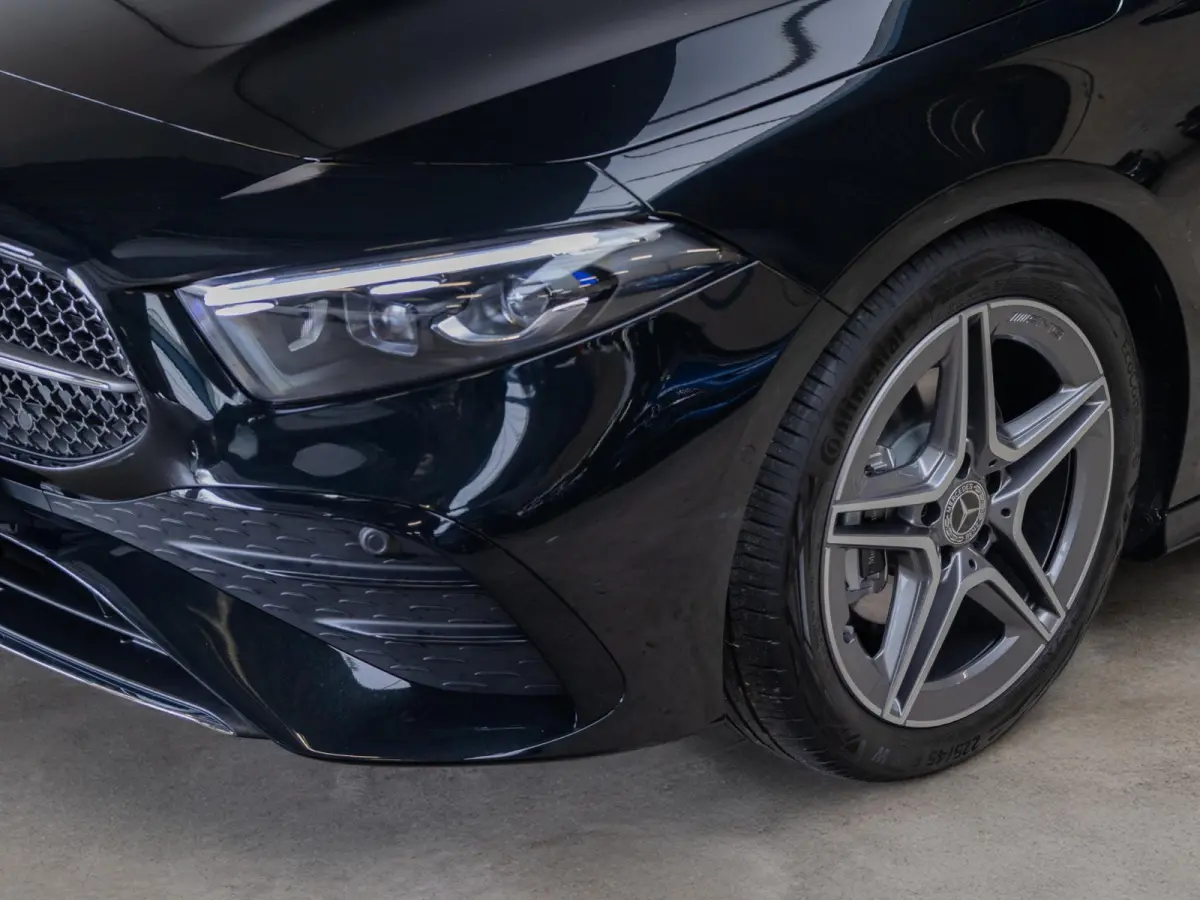 Hatchback 180 Business Solution AMG Premium PLUS | Panorama dak