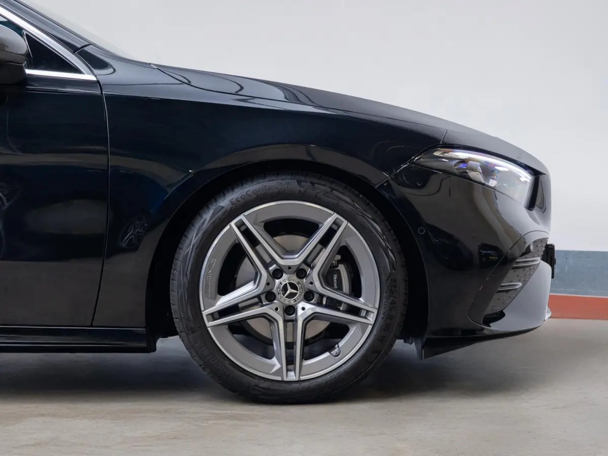 Hatchback 180 Business Solution AMG Premium PLUS | Panorama dak