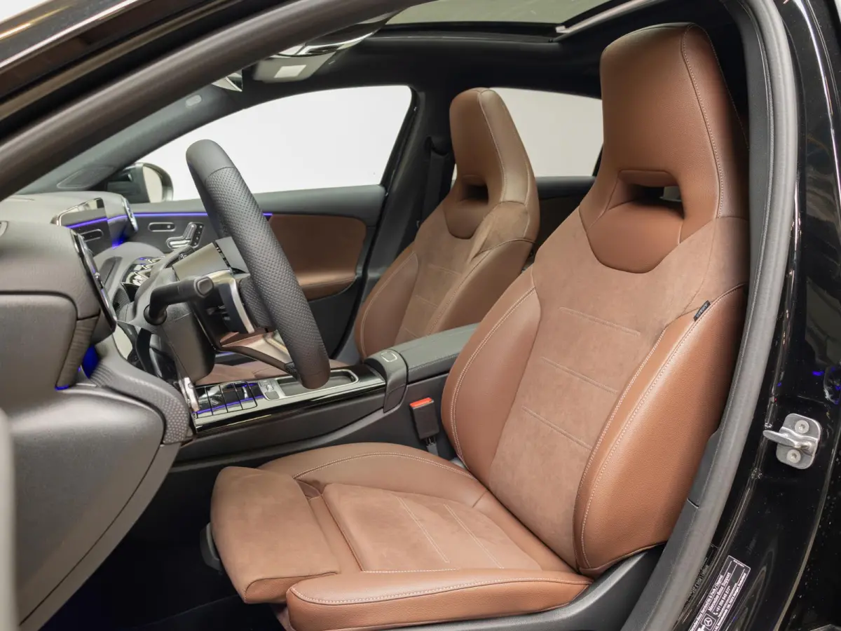 Hatchback 180 Business Solution AMG Premium PLUS | Panorama dak