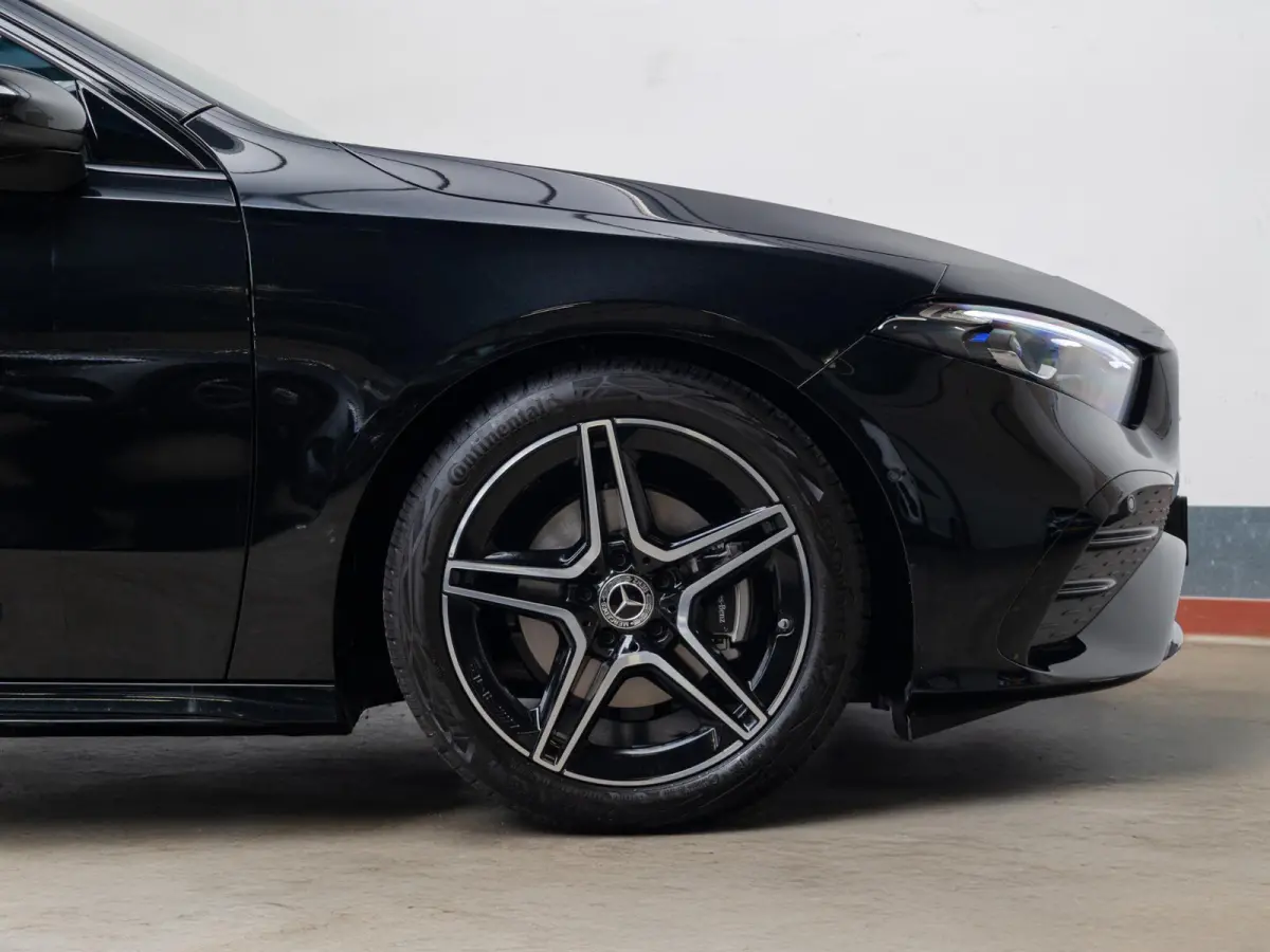 Hatchback 180 Business Solution AMG Premium PLUS | Panorama dak