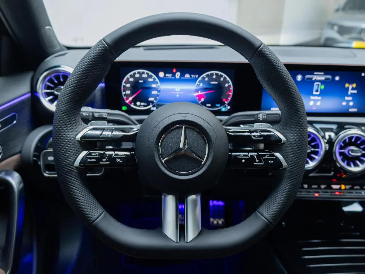 Hatchback 180 Business Solution AMG Premium PLUS | Panorama dak