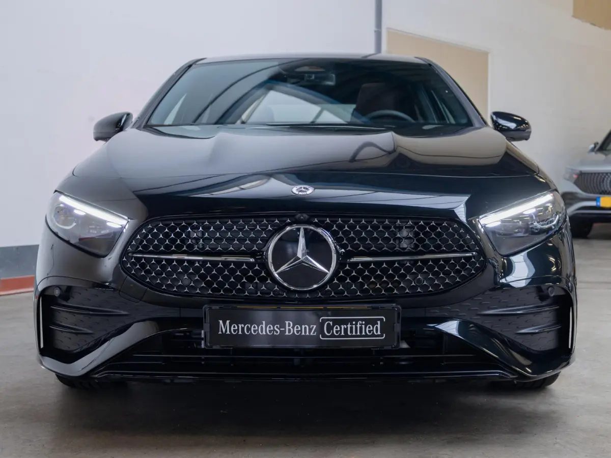 Hatchback 180 Business Solution AMG Premium PLUS | Panorama dak