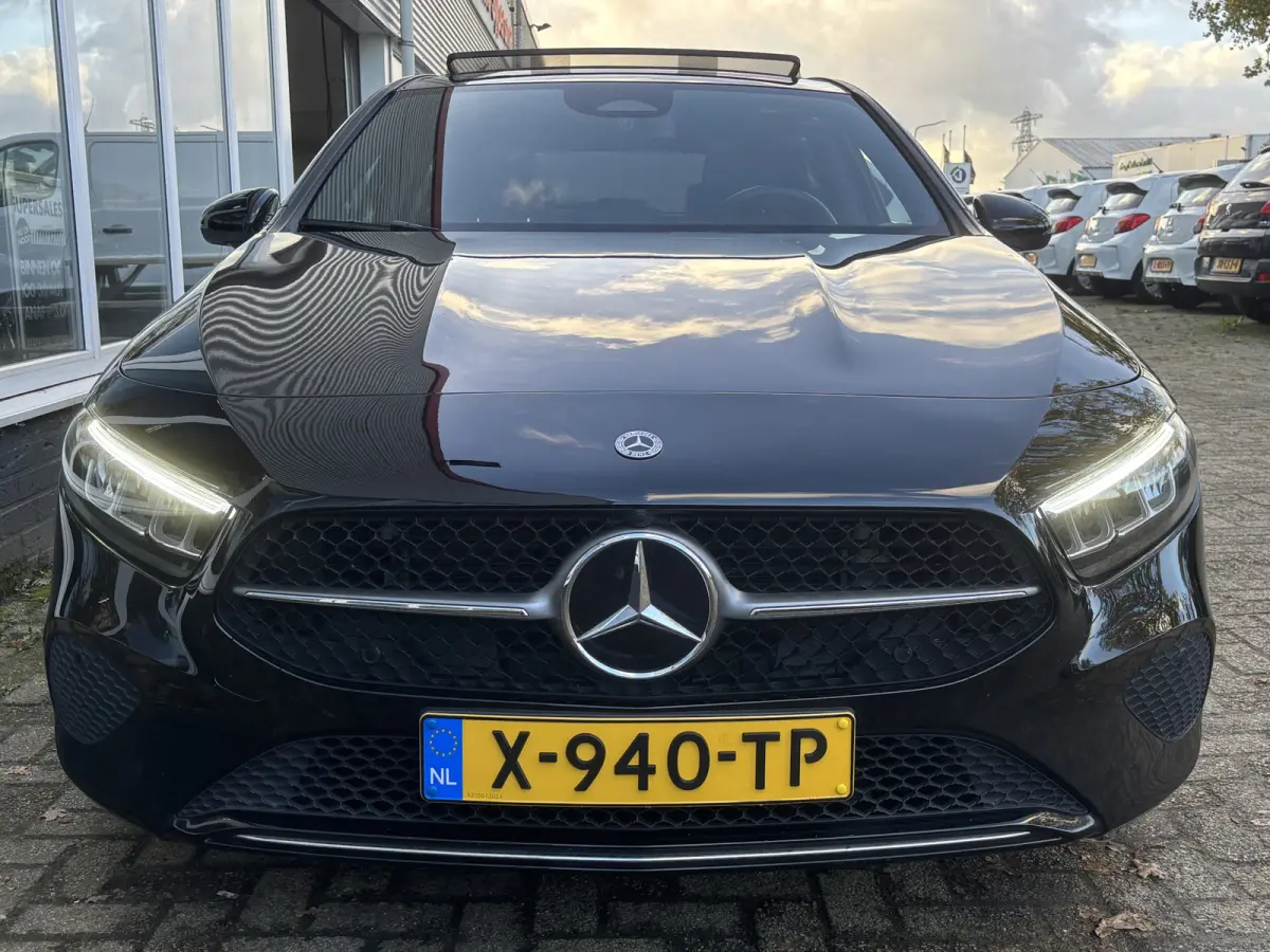 180 Business Line | Automaat | Pano | Parkeer Camera | Stoelverwarming