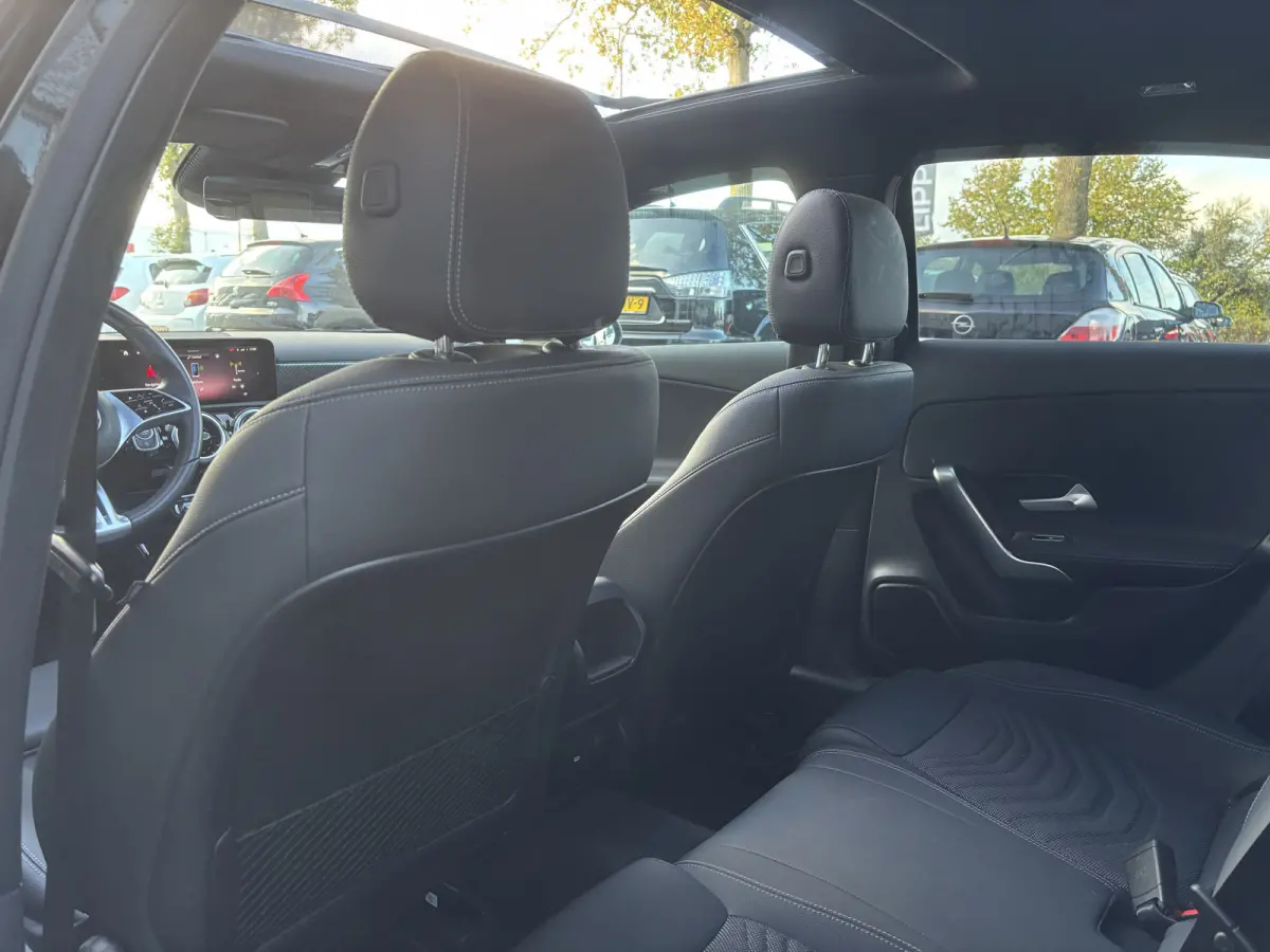 180 Business Line | Automaat | Pano | Parkeer Camera | Stoelverwarming