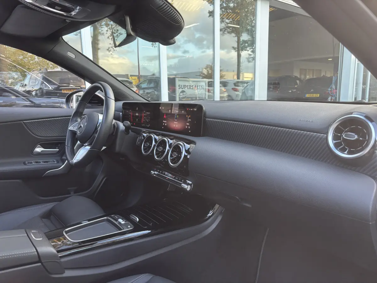 180 Business Line | Automaat | Pano | Parkeer Camera | Stoelverwarming