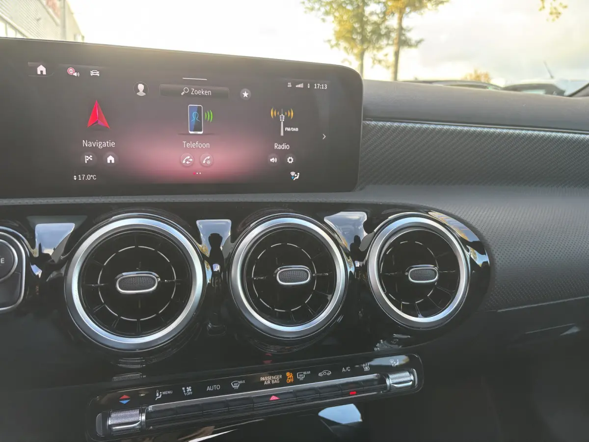 180 Business Line | Automaat | Pano | Parkeer Camera | Stoelverwarming