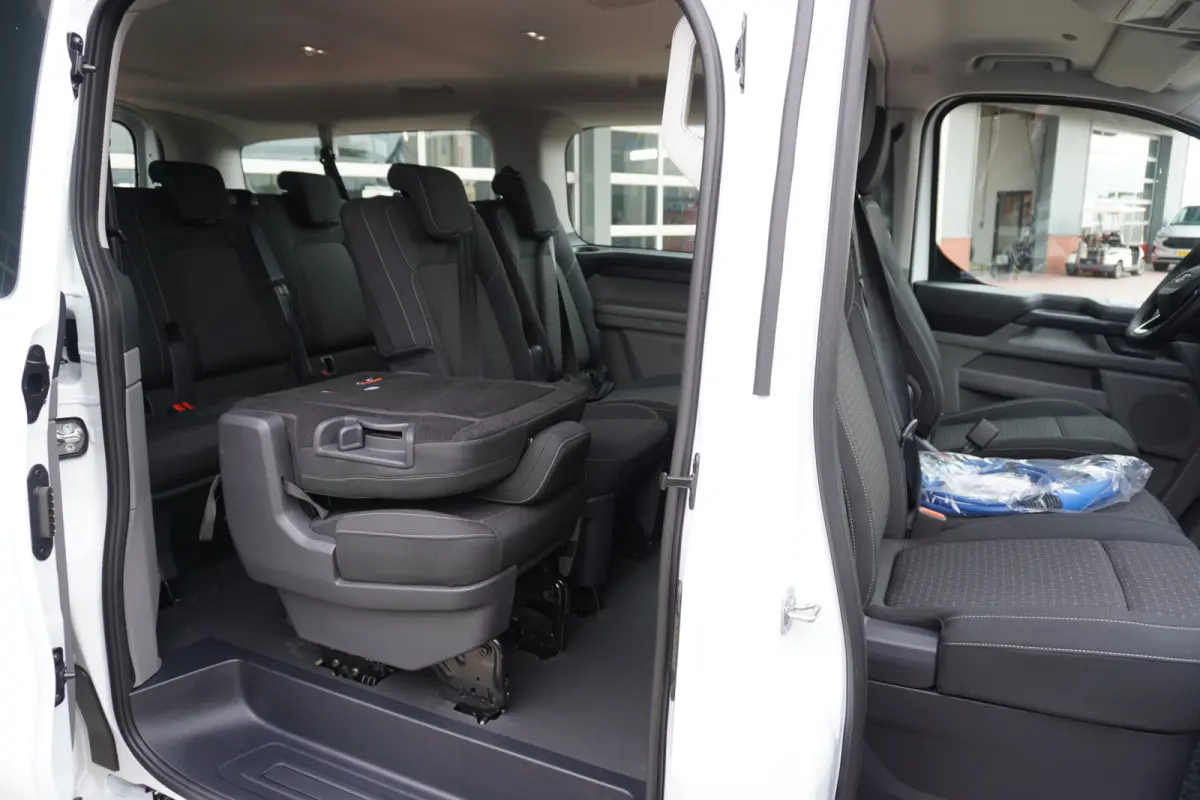 340L 2.5 PHEV 233PK L2H1 Trend 9 Persoons PHEV Automaat Nr. V141 | Hybride | Airco | Cruise | Apple CP| Side bars  DEMO