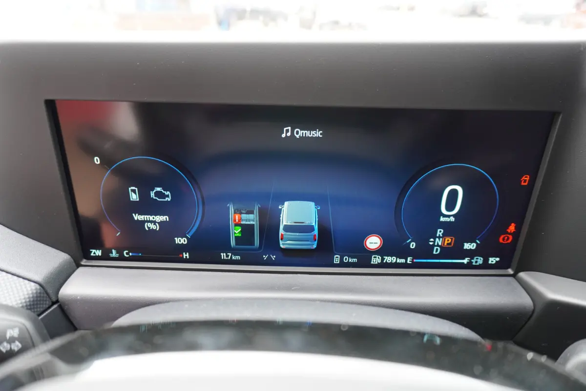 340L 2.5 PHEV 233PK L2H1 Trend 9 Persoons PHEV Automaat Nr. V141 | Hybride | Airco | Cruise | Apple CP| Side bars  DEMO