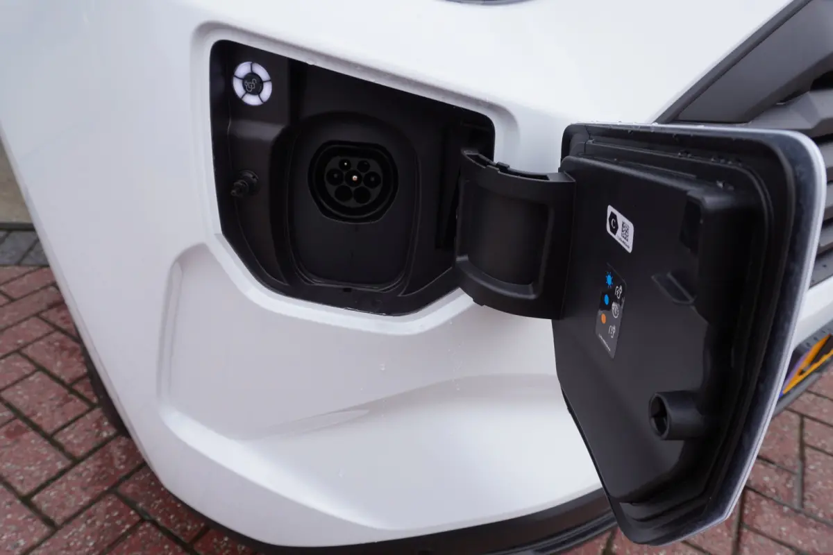 340L 2.5 PHEV 233PK L2H1 Trend 9 Persoons PHEV Automaat Nr. V141 | Hybride | Airco | Cruise | Apple CP| Side bars  DEMO