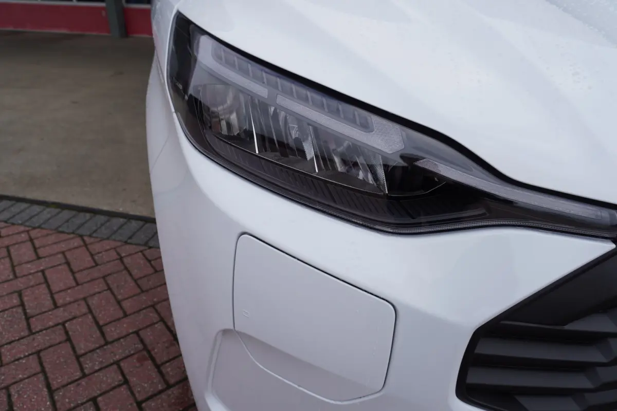 340L 2.5 PHEV 233PK L2H1 Trend 9 Persoons PHEV Automaat Nr. V141 | Hybride | Airco | Cruise | Apple CP| Side bars  DEMO