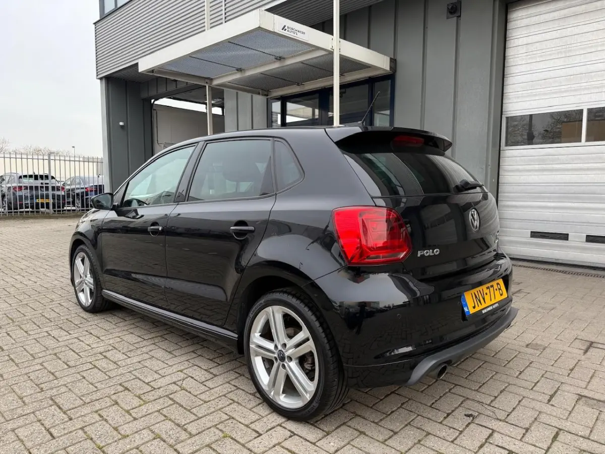 1.2 TSI 90 pk | R-Line | Navigatie | 5 deurs