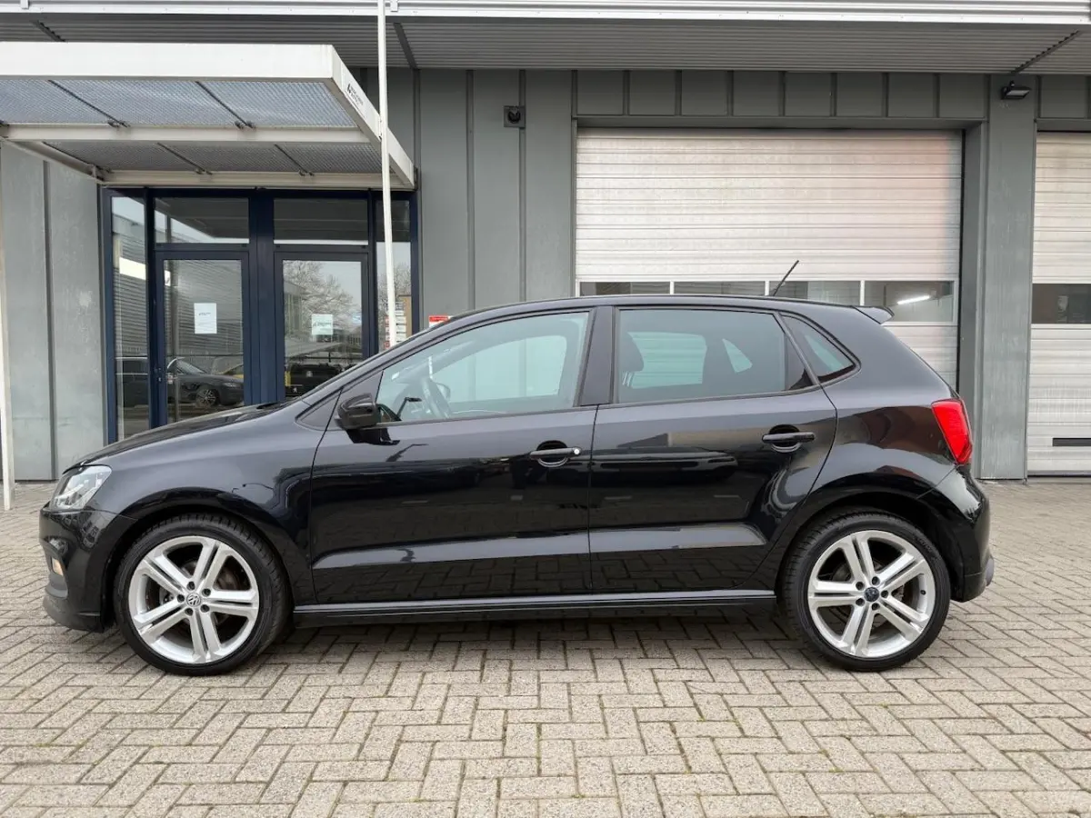 1.2 TSI 90 pk | R-Line | Navigatie | 5 deurs