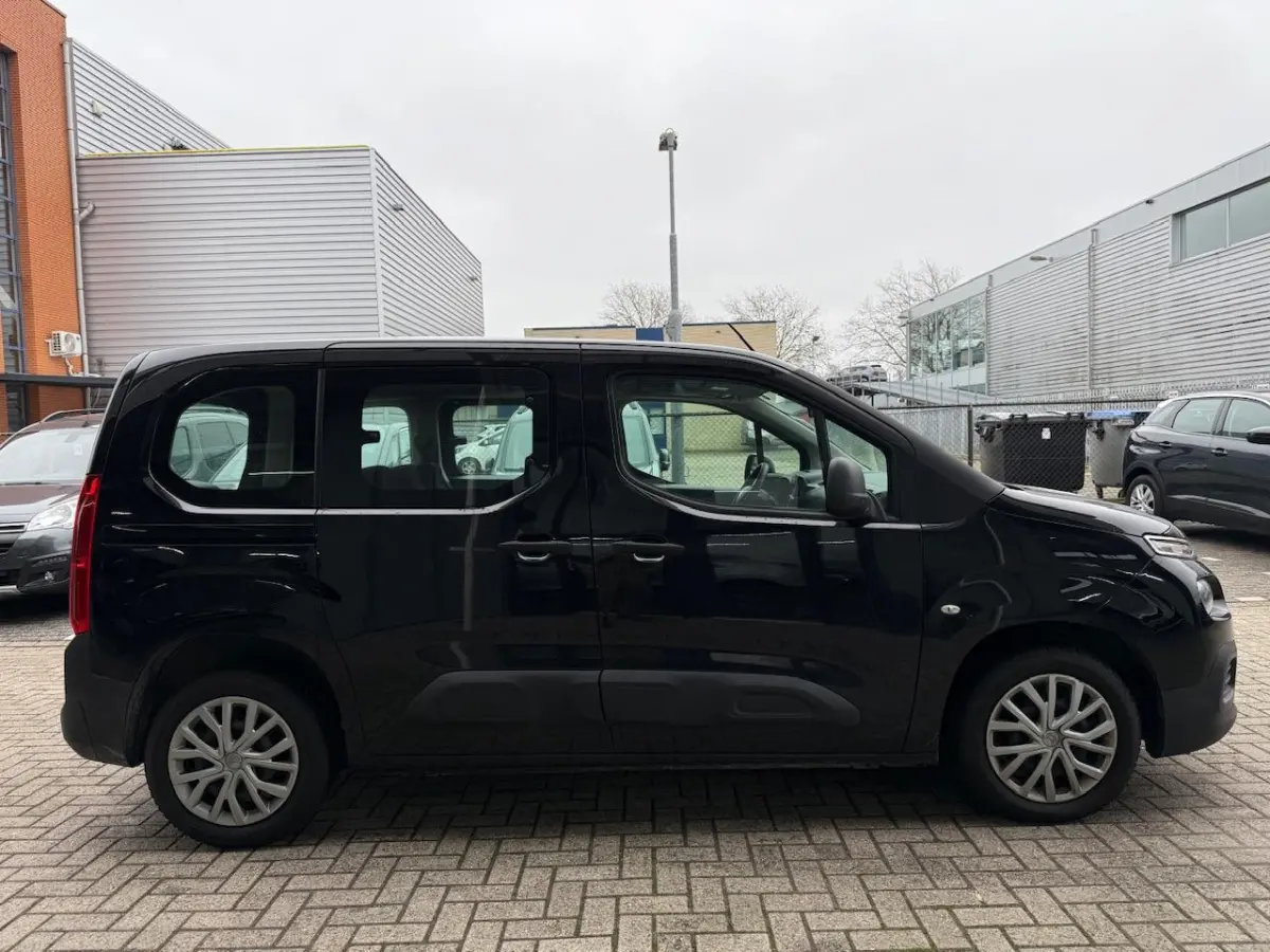 1.2 Benzine | Bluetooth | 5 zitplaatsen