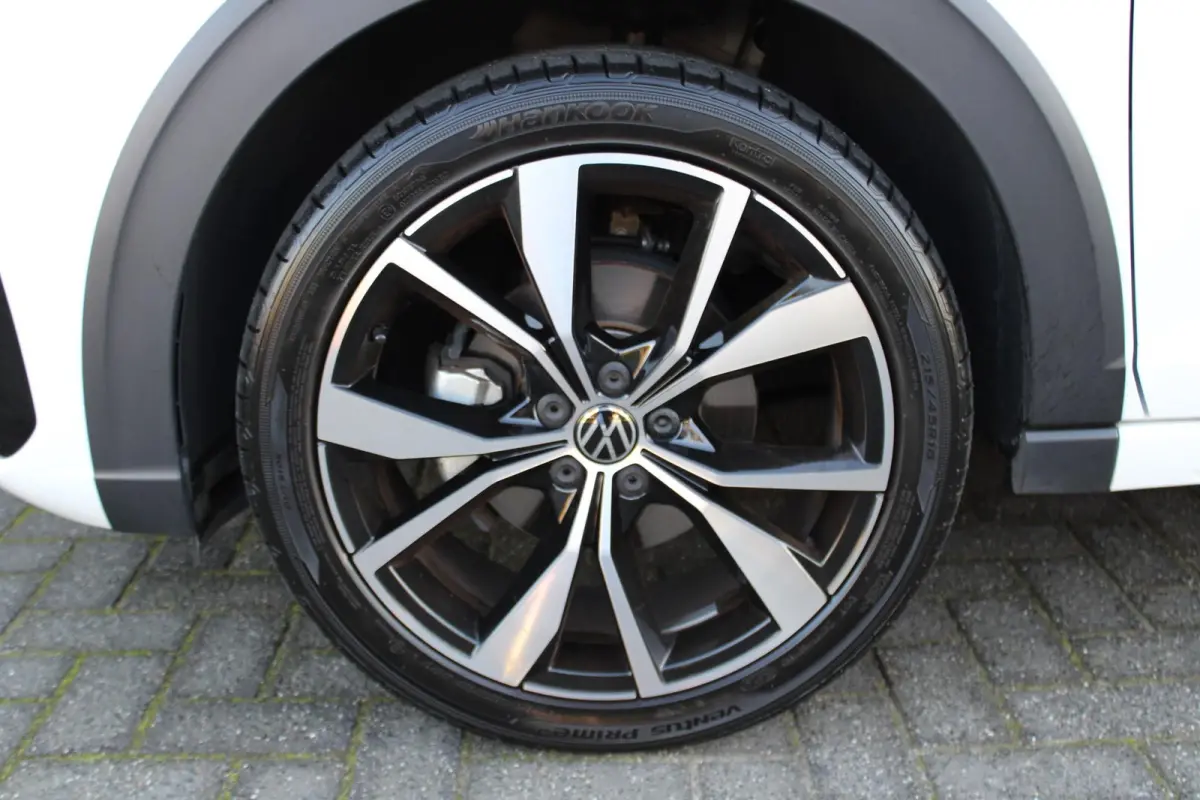 1.0 TSI 115pk DSG R-Line Business | Apple Carplay & Android Auto | 18" Misano Velgen | Stoelverwarming