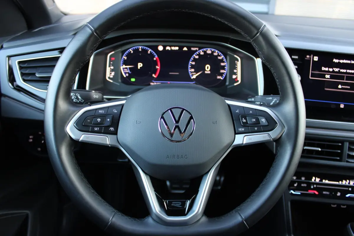 1.0 TSI 115pk DSG R-Line Business | Apple Carplay & Android Auto | 18" Misano Velgen | Stoelverwarming