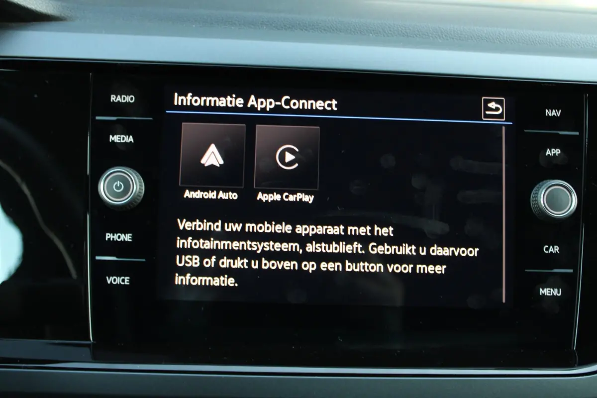 1.0 TSI 115pk DSG R-Line Business | Apple Carplay & Android Auto | 18" Misano Velgen | Stoelverwarming