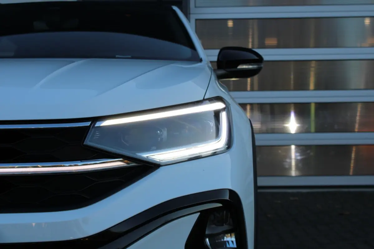 1.0 TSI 115pk DSG R-Line Business | Apple Carplay & Android Auto | 18" Misano Velgen | Stoelverwarming