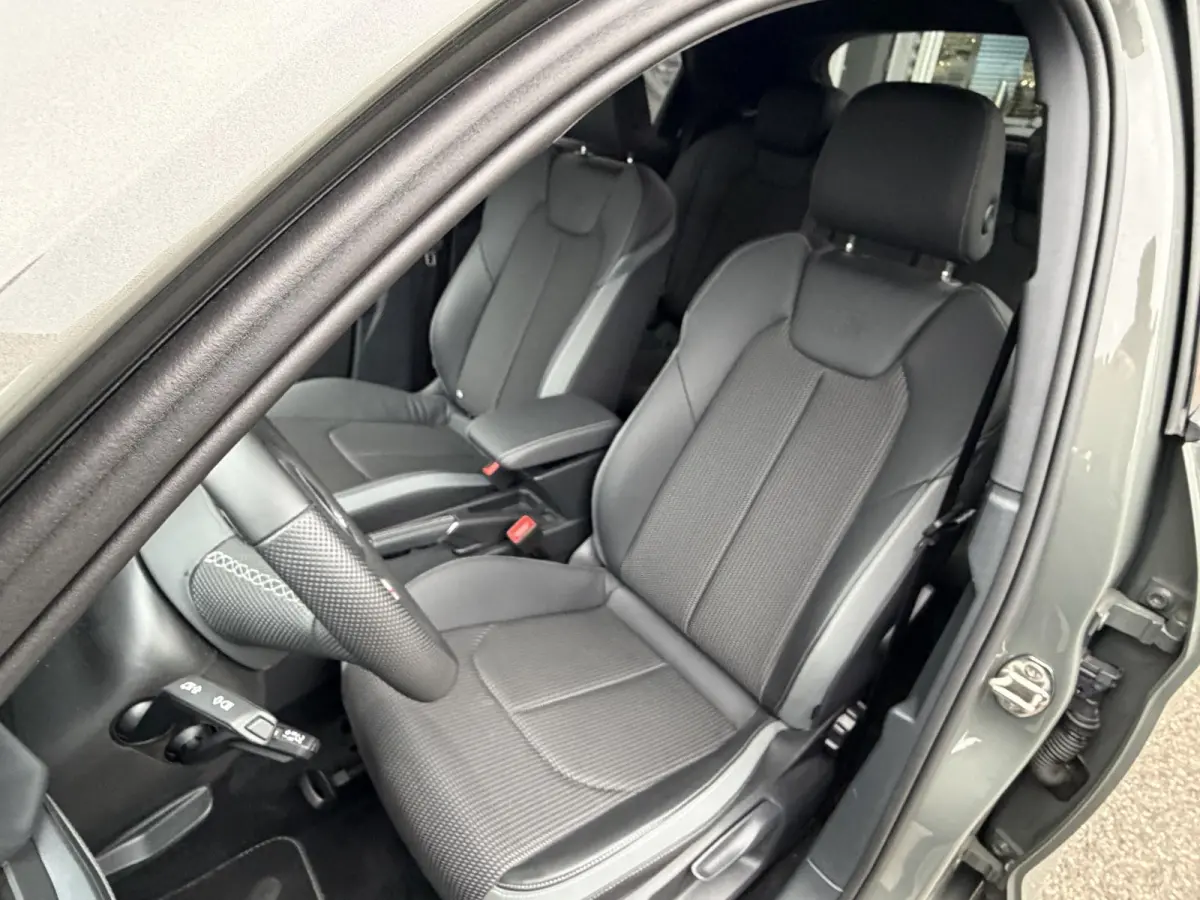25 TFSI S edition 95 PK | Demo | Cruise Control l Airco l Apple Carplay / Android Auto l Privacy glas l Parkeersensoren l Audi virtual cockpit