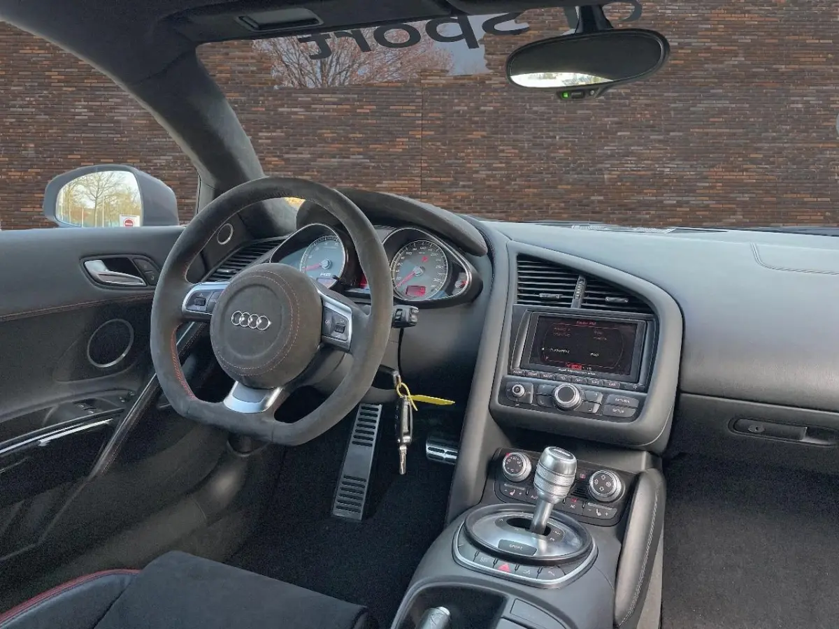 4.2 V8 FSI 49000KM! Audi R8 4.2 V8 FSI