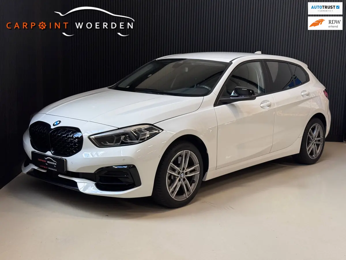 120i | CAMERA | LED | STOELVERW. | 2024