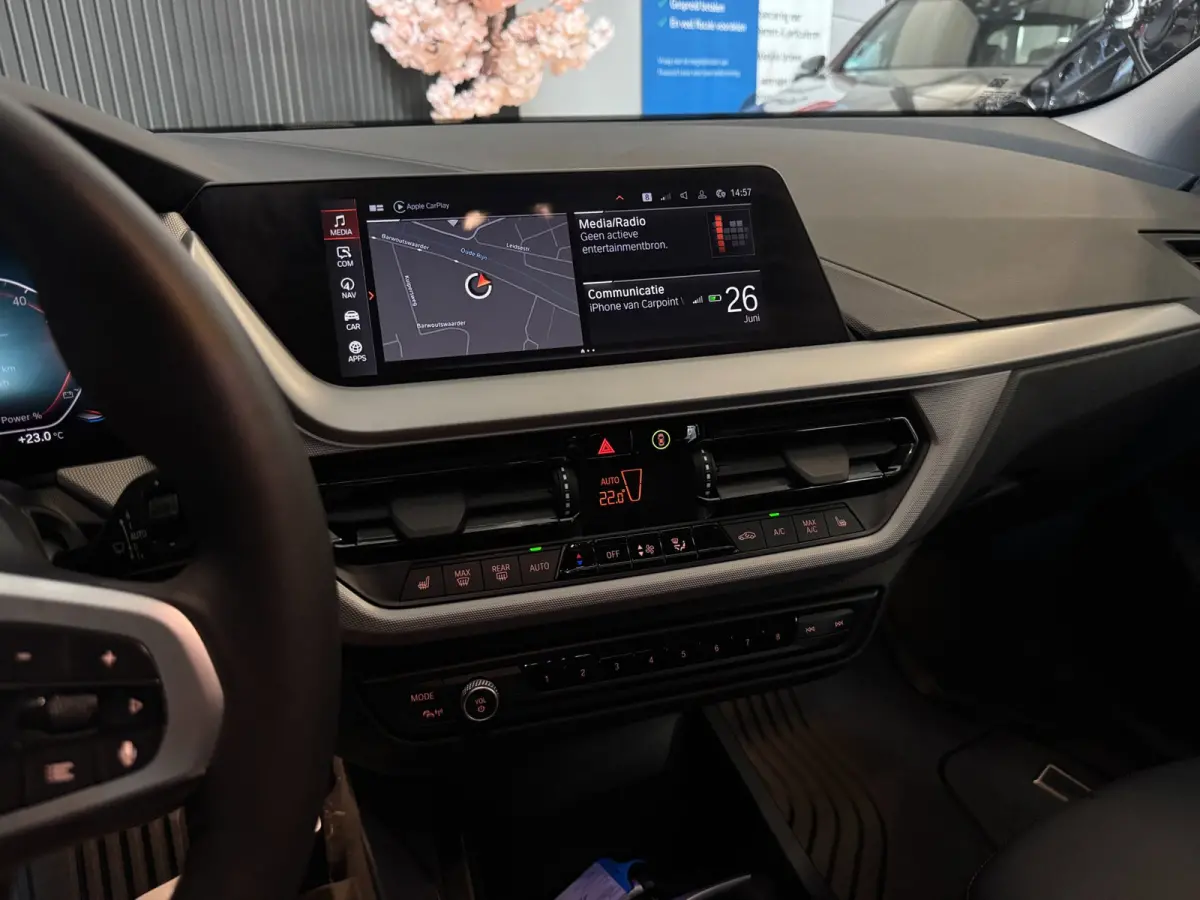 120i | CAMERA | LED | STOELVERW. | 2024
