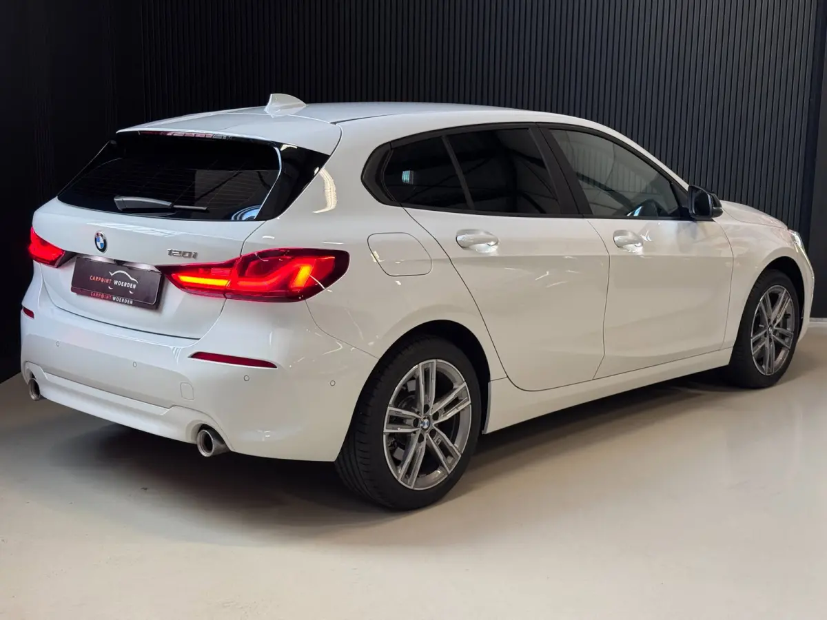 120i | CAMERA | LED | STOELVERW. | 2024