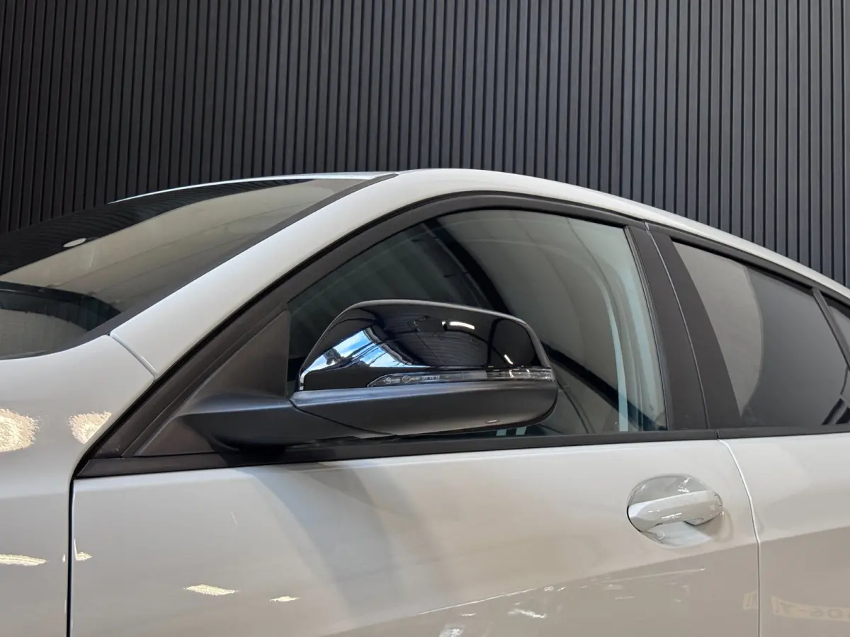 120i | CAMERA | LED | STOELVERW. | 2024